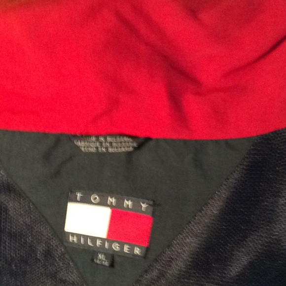 🔥🔥🔥windbreaker  with roll up hood.. no damage. - Picture 8 of 8